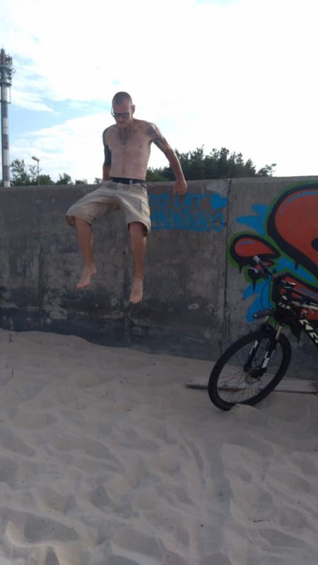 Foto 6830b4b78cbc3